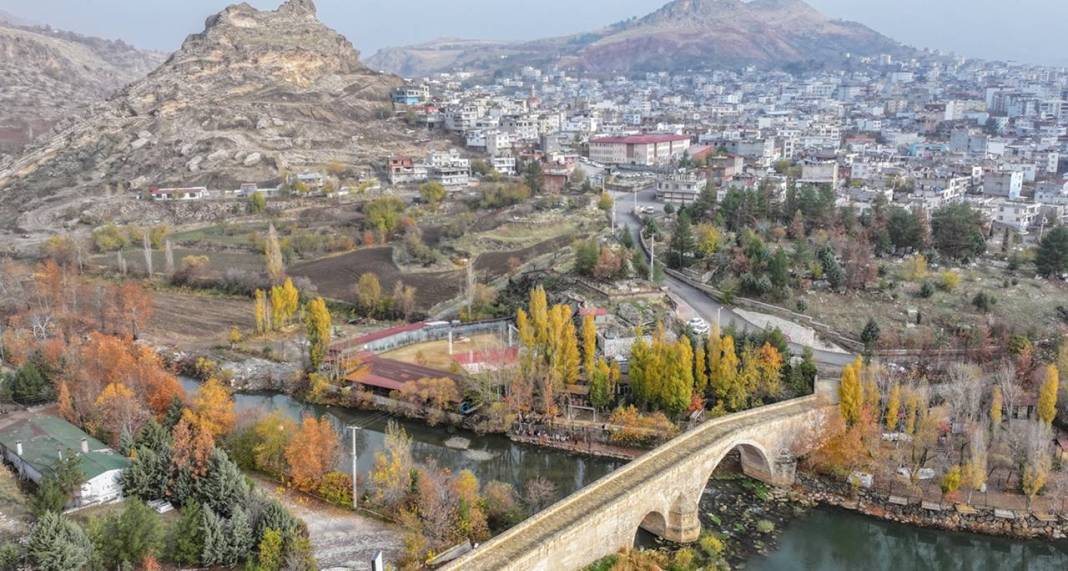 Diyarbakır’da öğrenciler tarihi ve doğayı tuvale taşıyor 5